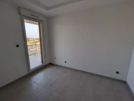 Appartement Marignane 3 pièce(s) 74.10 m2 - Photo 3