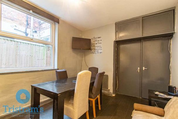 Derby Grove, Lenton, NG7 - Photo 1