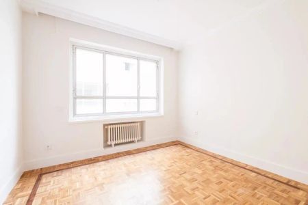 Piso de alquiler en Universidad - Malasaña - Photo 4