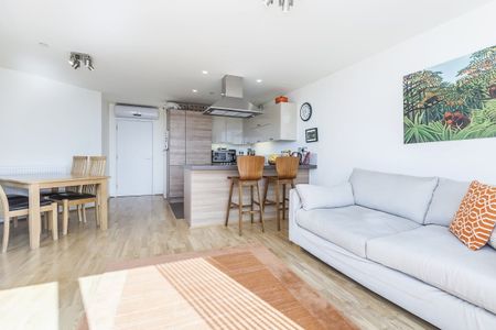 3 bedroom apartment to rent - Photo 4