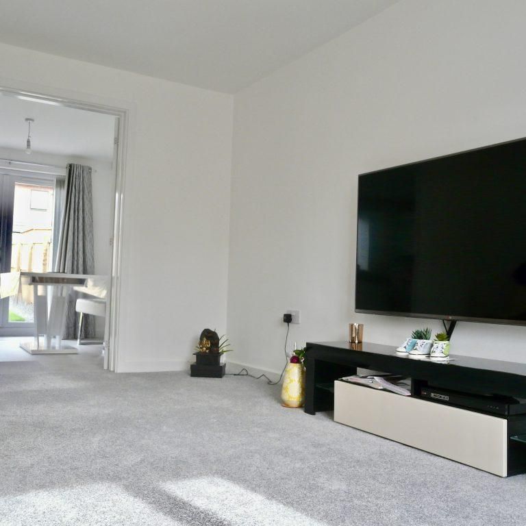 4 bedroom detached house to rent - Photo 1