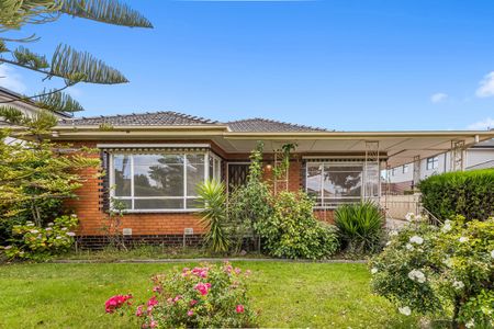 46 Leonard Avenue, Glenroy VIC 3046 - House For Rent | Domain - Photo 2
