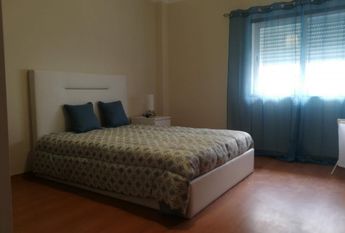 Alugo quarto Almada Caparica