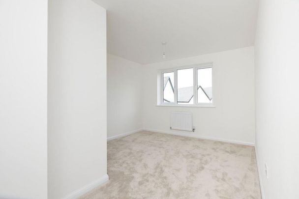 3 bedroom semi-detached house to rent - Photo 1