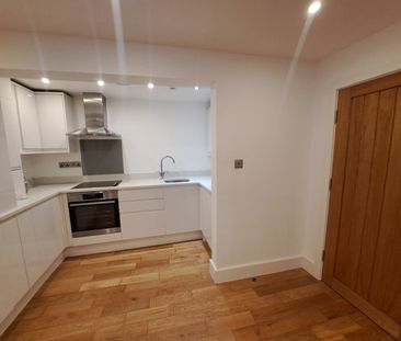 2 Bed Flat, Harrogate Road, LS7 - Photo 5