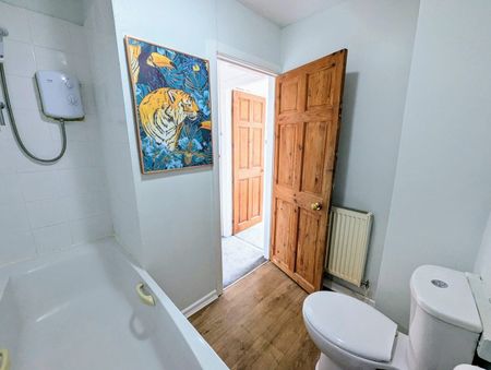 2 Bed End Terrace, Thorn Grove, M14 - Photo 3
