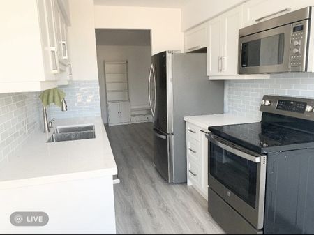 For Lease - 633 Bay Street Unit# 2413, Toronto, Ontario - Photo 2