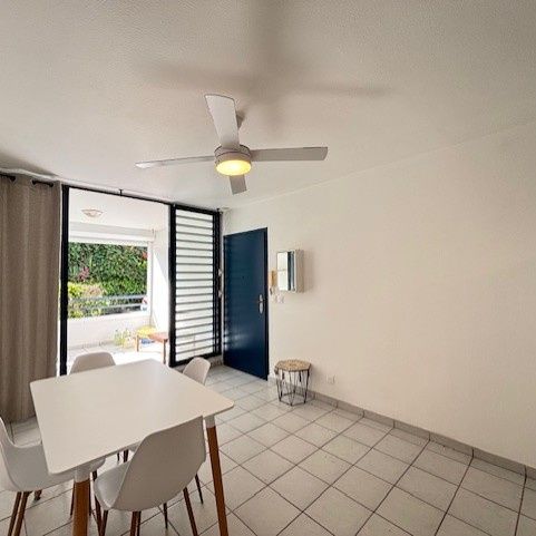 Location Appartement 2 pièces 33m² LE GOSIER 97190 - Photo 1