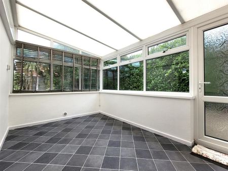 4 bedroom link detached house to rent - Photo 2