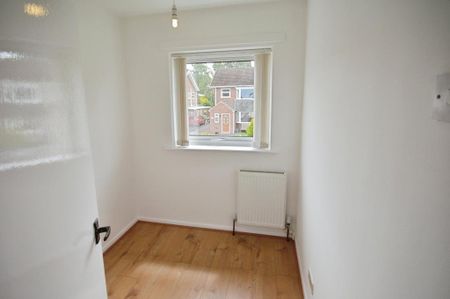 3 bedroom semi-detached house to rent - Photo 3