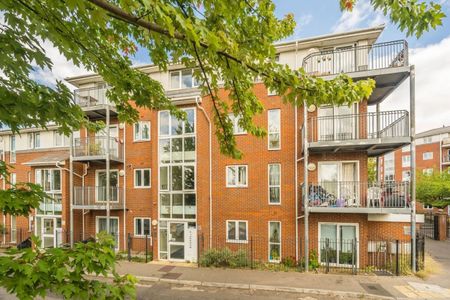 Curtis Field Road, SW16, London - Photo 5