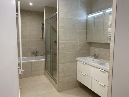 Location Appartement 4 pièces 118m² - Photo 3