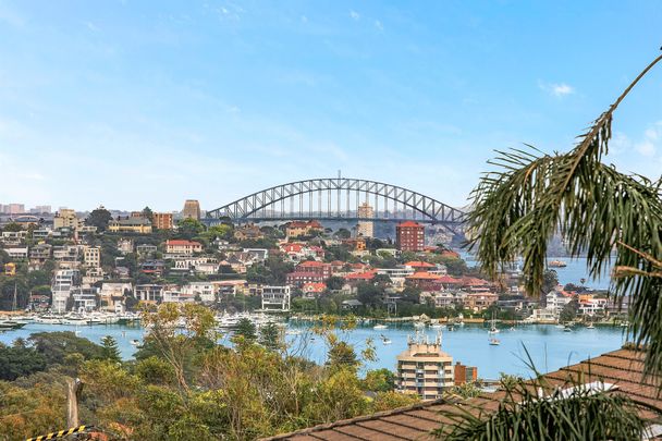 Generous Family Haven with Iconic Harbour Views - Photo 1