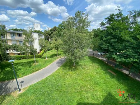 Location Appartement 5 pièces 85m² - Photo 2