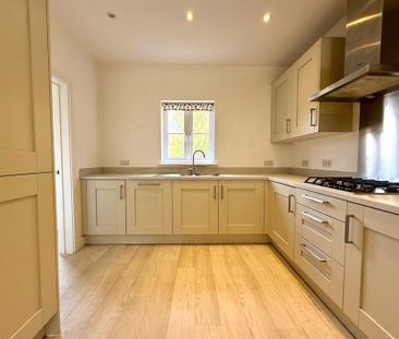 4 bedroom detached house to rent - Photo 1