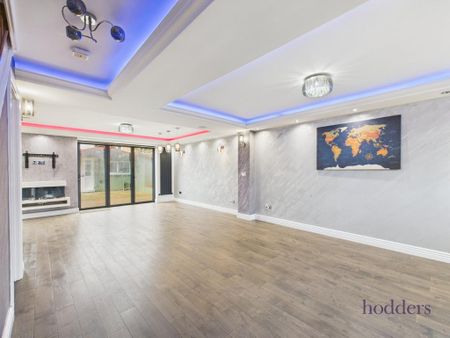 4 bedroom detached house to rent - Photo 4