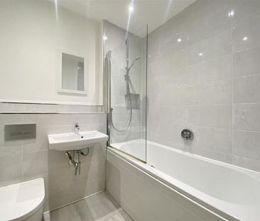 3 bedroom semi-detached house to rent - Photo 4