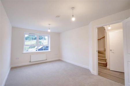 2 bedroom semi-detached house to rent - Photo 2