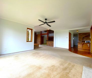 Recently renovated family home! Ocean Views!! - Photo 3