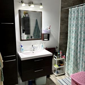 4 1/2 Moderne Lumineux-Eau Chaude + Stat - Photo 3