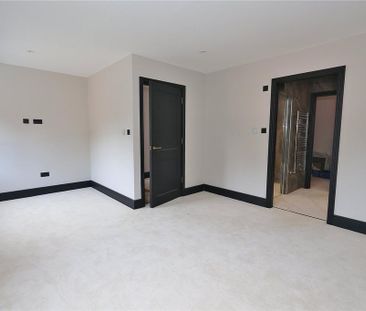 4 bedroom detached house to rent - Photo 2