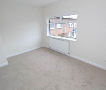 38 The Striaght, Belfast, BT6 0EP - Photo 4