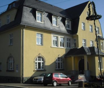 Helle Dachgeschosswohnung im Herzen von Erdmannsdorf - Photo 4