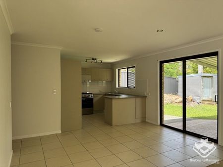 3 br Home $850p.w. - Mudgeeraba - Photo 3