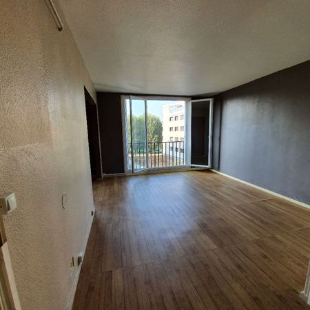 Location appartement 3 pièces, 64.76m², Joinville-le-Pont - Photo 2