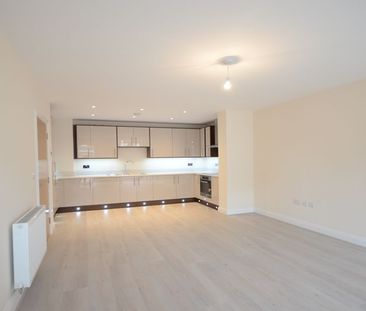 3 bedroom apartment to rent - Photo 5