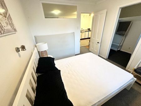 Peaceful Herne Bay 1-Bedroom Flat - Photo 4