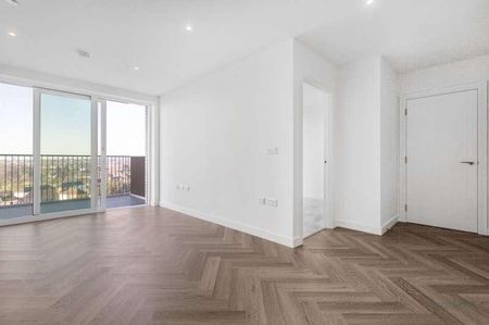 Henshaw Parade The Hyde, Colindale, London, NW9 - Photo 4