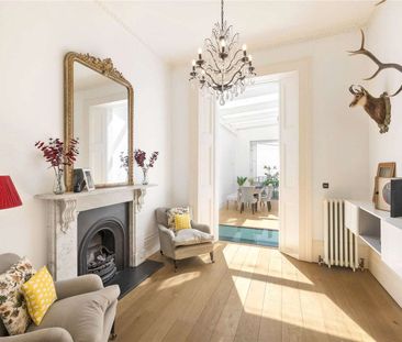 An impressive listed townhouse on one of London's finest garden squares - Photo 1