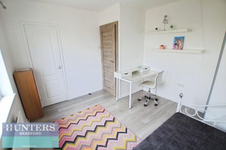 3 bedroom House To Let Total Size: 979 SQ FT - Photo 3