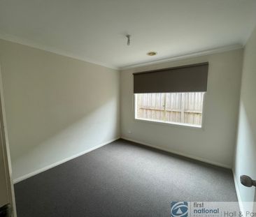 14 Violet Way, Cranbourne - Photo 6