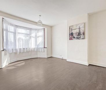 3 bedroom flat to rent - Photo 2