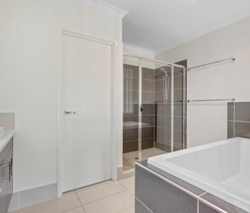 Beautiful Family Home In Ormeau! - Photo 4