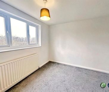 3 bedroom detached bungalow to rent - Photo 2