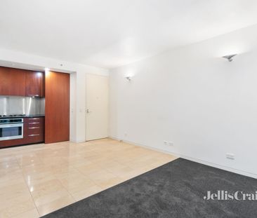 Quiet Ground Floor Haven - Photo 2