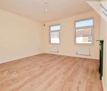 4 bedroom terraced house to rent - Photo 3