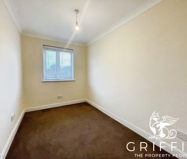 Poplar Close, South Ockendon, RM15 - Photo 4