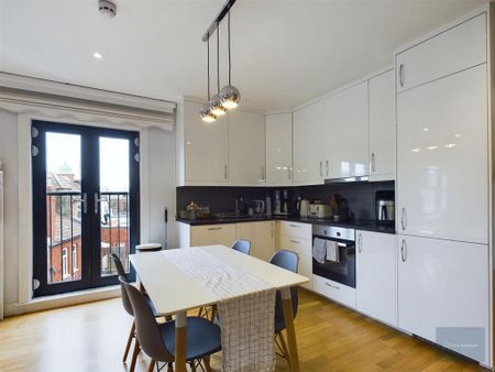 3 bedroom apartment to rent - Photo 5