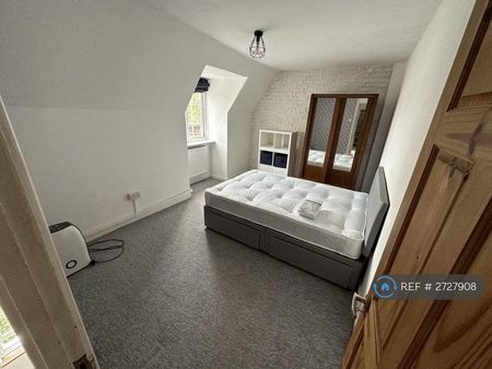 2 bedroom maisonette to rent - Photo 4