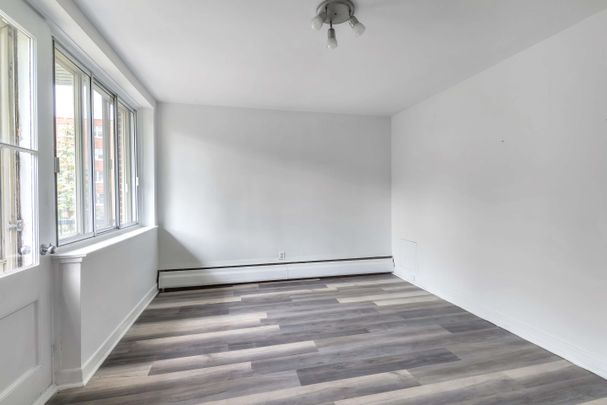 3635 avenue Ridgewood - Bright 3-Bedroom Apartment! - Photo 1