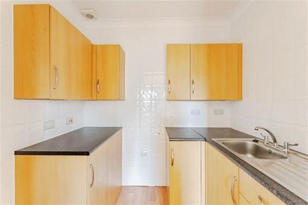 1 bedroom retirement property to rent - Photo 3