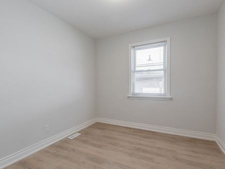 For Lease - 139 Flora Drive Unit# Main, Toronto, Ontario - Photo 3