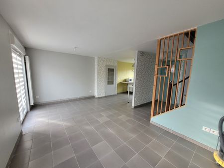 Location Appartement 3 pièces 77m² VALENCIENNES 59300 - Photo 4