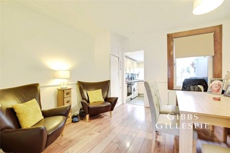 3 Bedroom House to rent - Photo 2