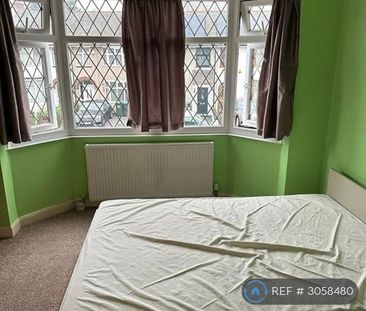 3 bedroom end of terrace house to rent - Photo 4