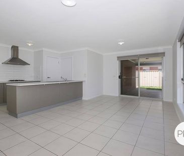 LOW MAINTENANCE LIVING! - Photo 4